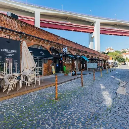 Santos Blue Tiles Apartment Lisbon