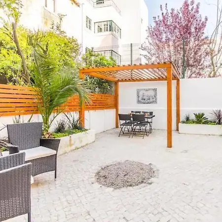 Santos Blue Tiles Apartment Lisbon