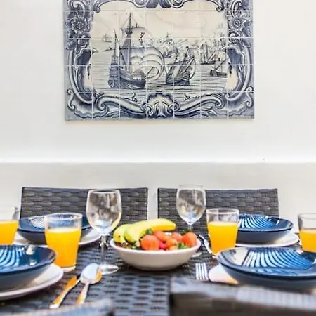 Apartment Santos Blue Tiles *